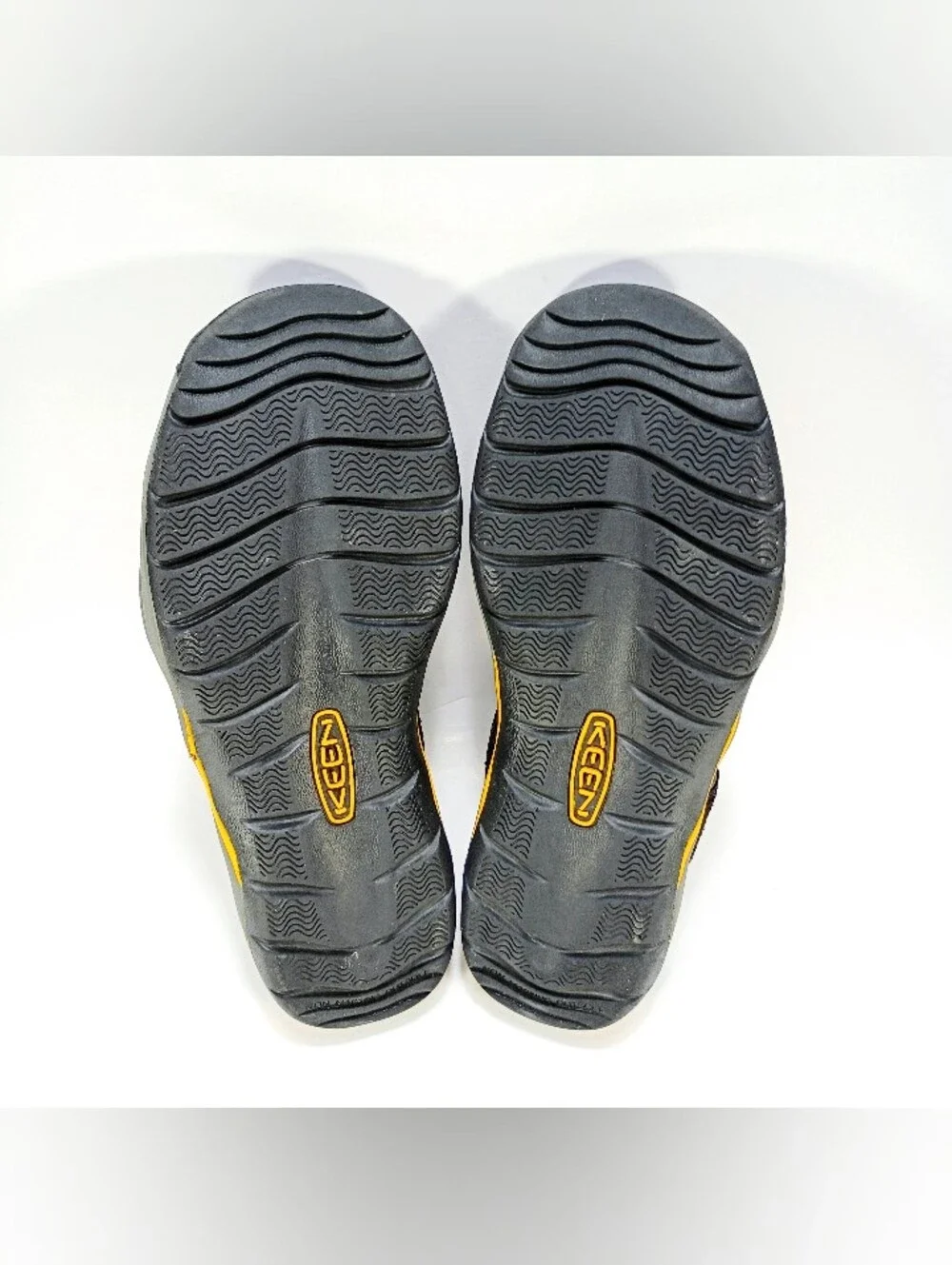 Keen Kanyon Mens 11.5 Black Bungee Lace Outdoor Sport Hiking Sandals